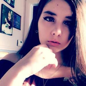 Meet your Posher, Courtney